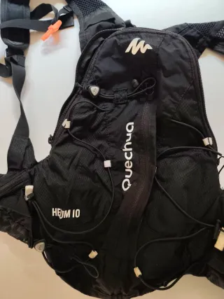 Mochila Quechua Senderismo Bici 10L Negra
