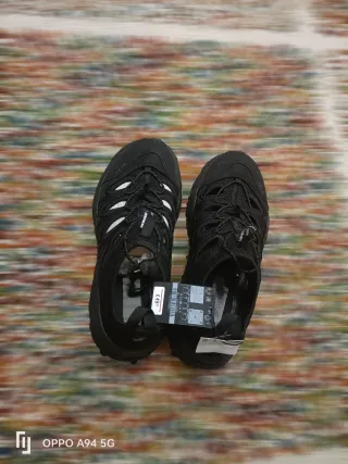 Zapatos de montaña negros