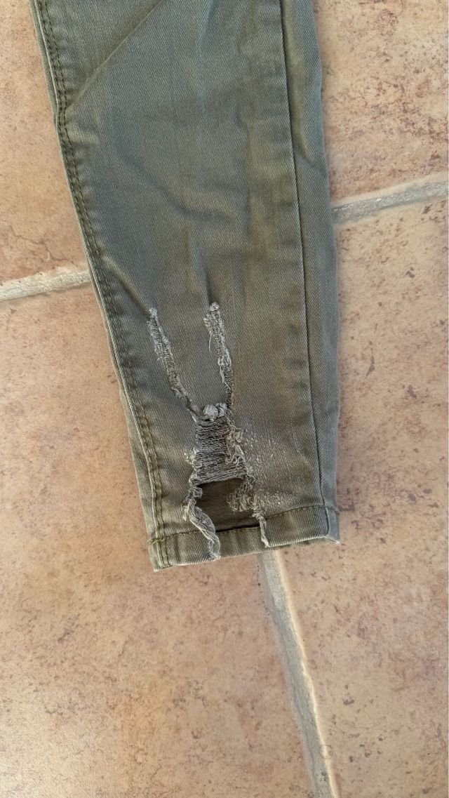 Pantalones vaqueros pitillo rotos - M