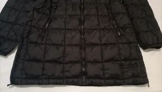 Chaqueta plumas Zara negra con gorro