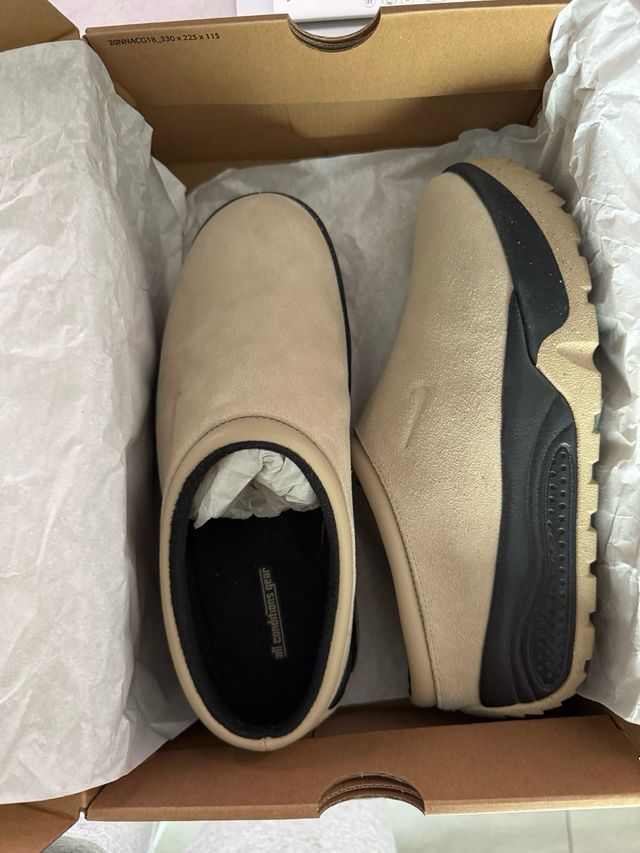 Nike ACG Mules Beige/Negro