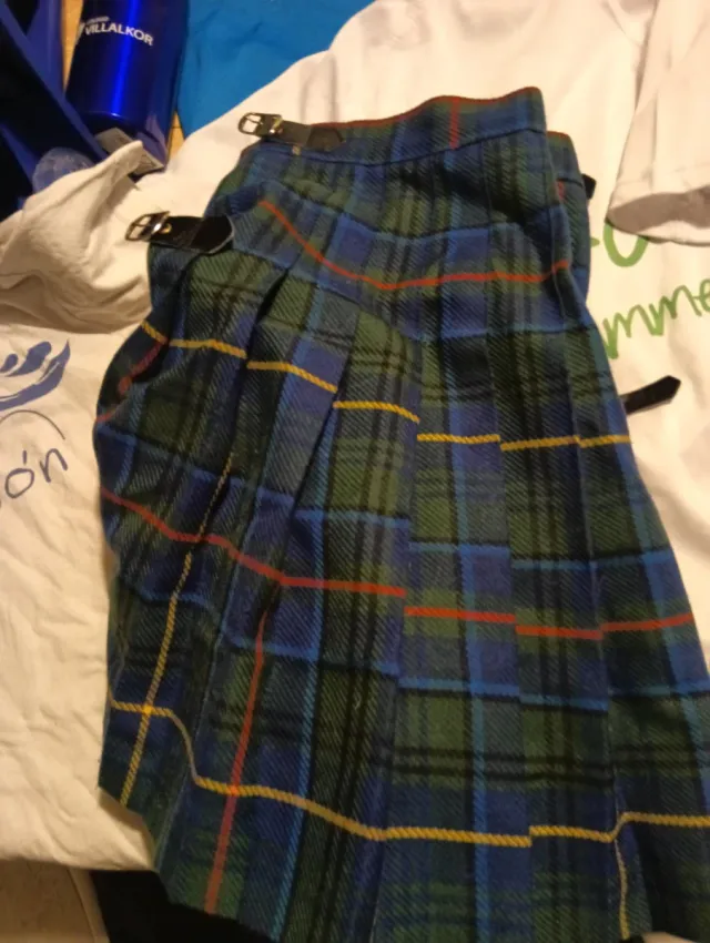 Conjunto ropa y mochila Villalkor