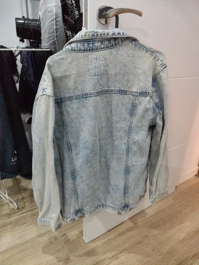 Chaqueta Vaquera oversize Pull&Bear Talla S