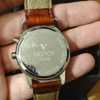 Reloj Viceroy Unisex Rojo y Plateado