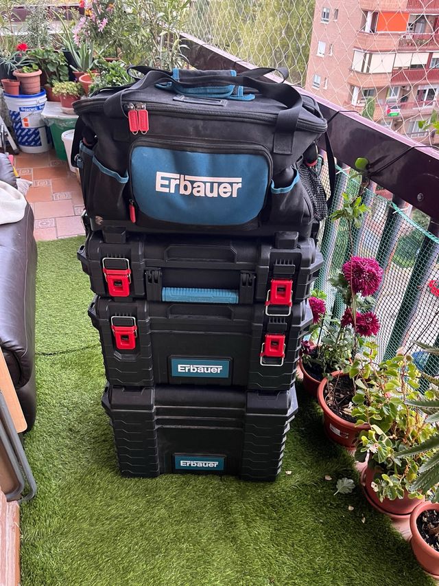 Maletín y cajas de herramientas Erbauer