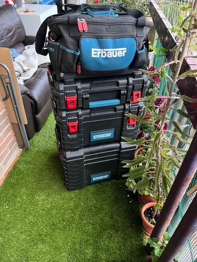 Maletín y cajas de herramientas Erbauer