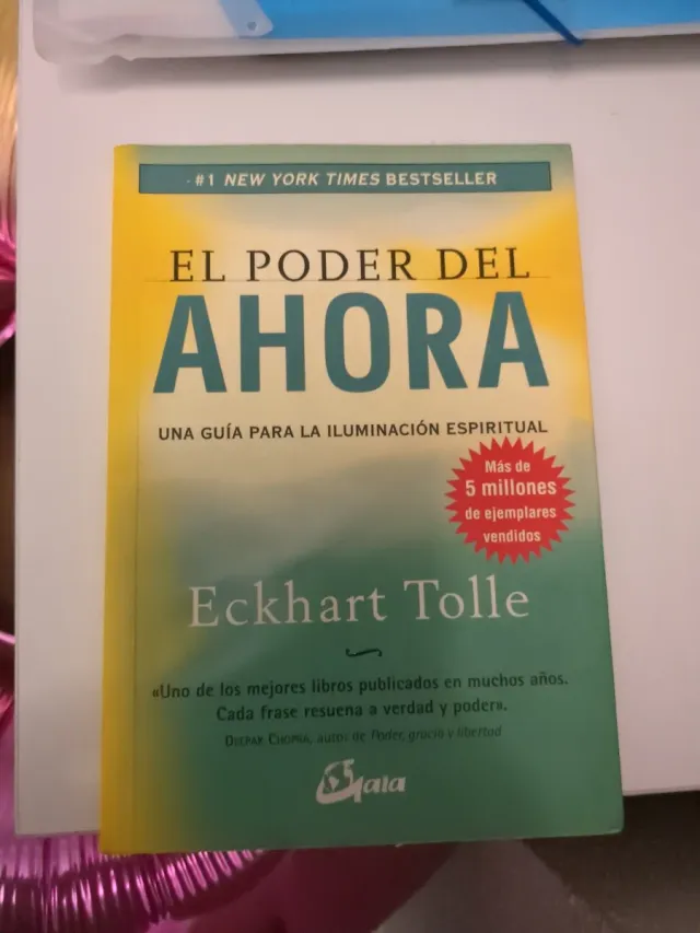 El poder del ahora: Una guía para la iluminació...