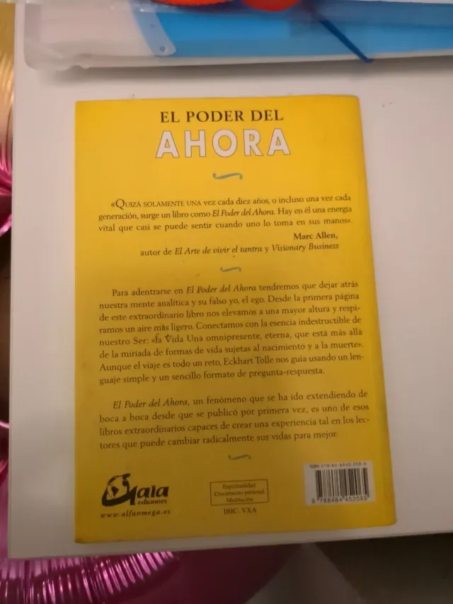 El poder del ahora: Una guía para la iluminació...
