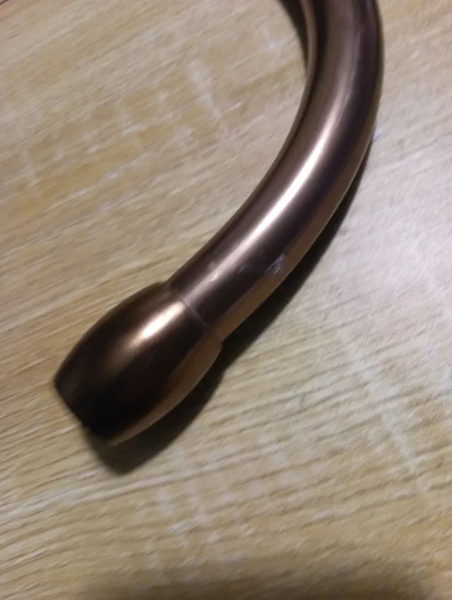 Grifo de cocina metal dorado y negro