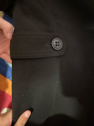 Chaqueta negra con botones