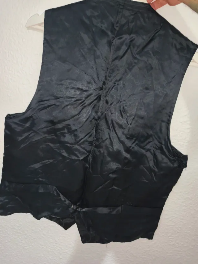 Chaleco Negro con Diseño Floral