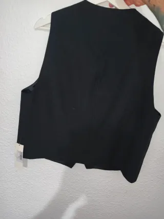 Chaleco Negro con Diseño Floral