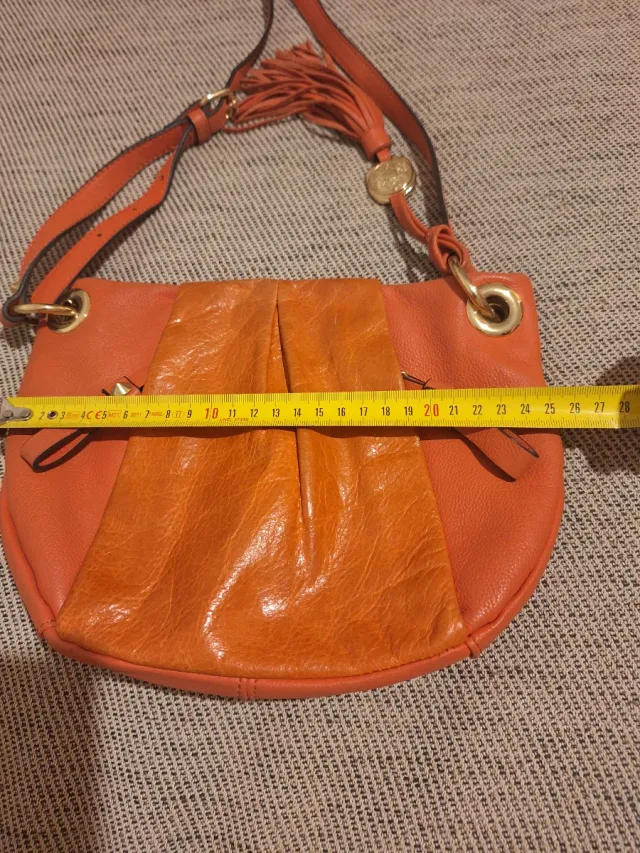 Bolsa Vince Camuto Piel Naranja y Dorada