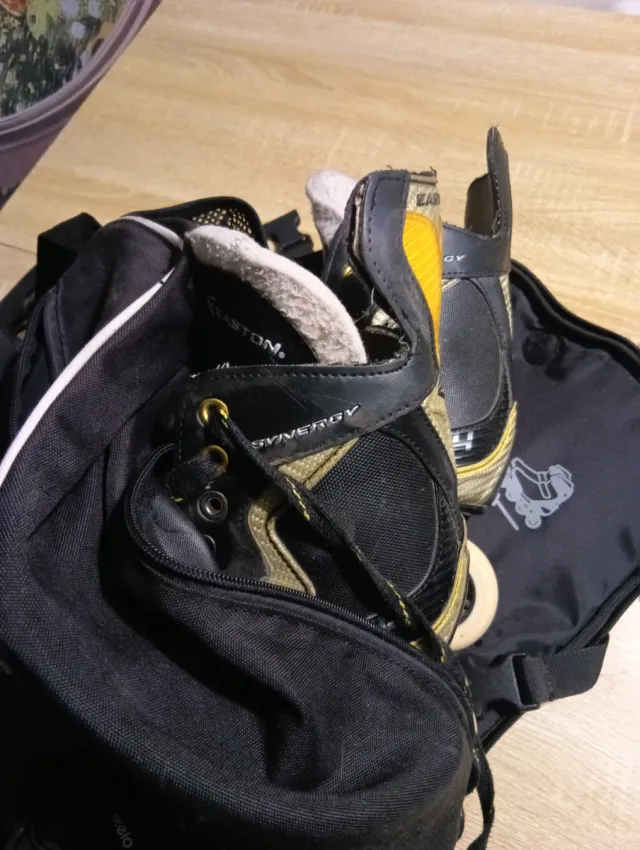 Mochila negra para patines