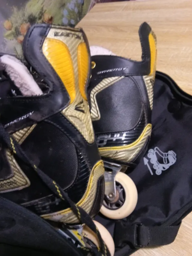 Mochila negra para patines