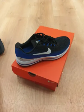 Zapatillas Nike Negras y Azules Talla 42 8.5