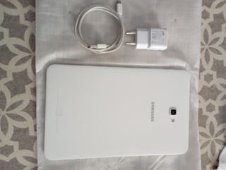 Samsung Galaxy Tab A 2016-32GB + cargador.