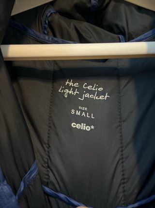 Piumino blu con cappuccio