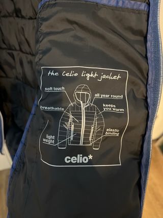 Piumino blu con cappuccio