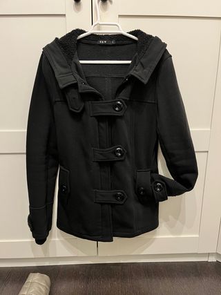 Parka negra con capucha Talla L