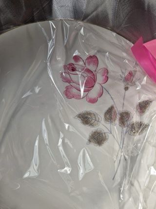 Piatto vintage con rose rosa