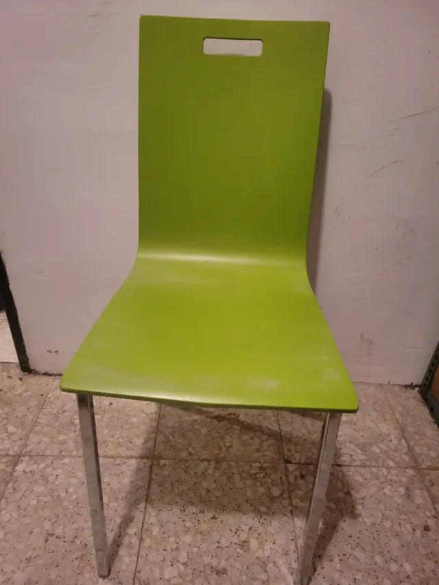 Silla verde moderna