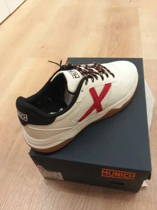 Zapatillas Munich Talla 41 Rojas y Blancas