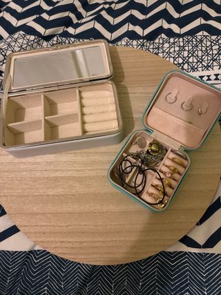 Joyeros con diseño de plumas y color turquesa