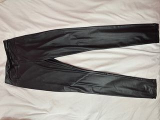 Leggings efecto piel negros