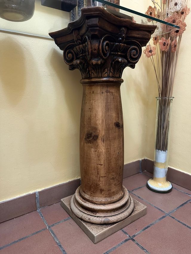 2 columnas de madera decorativas