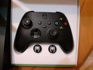 Consola Xbox One X con Mando y juegos