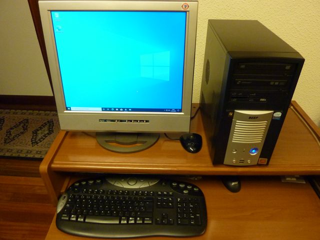 Monitor PC Plata y Negro