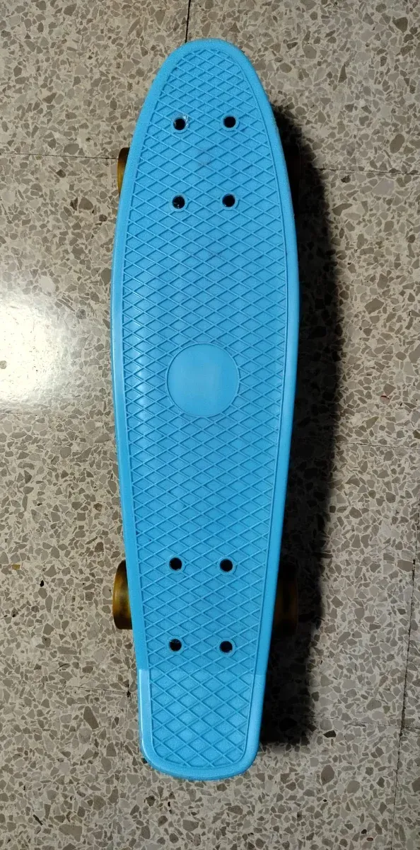 Monopatín plástico duro azul