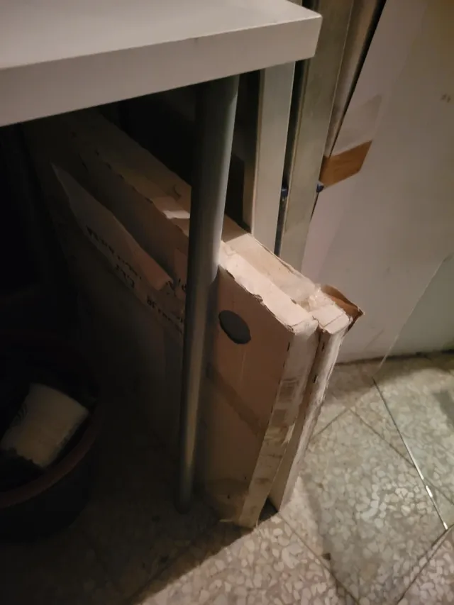 Mesa de madera blanca