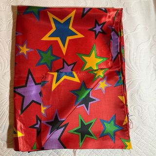 Scampolo raso poliestere stelle colorate