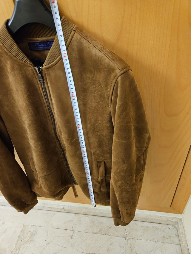 Chaqueta bomber Pull and Bear marrón Talla M