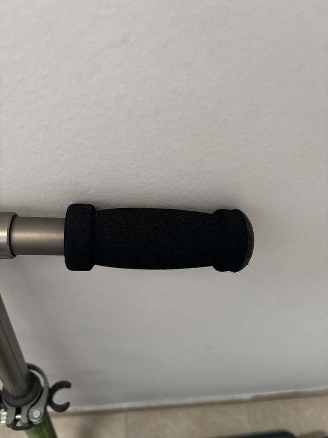 Patinete infantil negro y verde