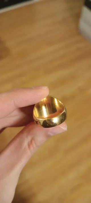 Anillo latón antiguo de la Reyna victoria