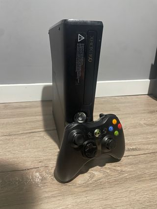 Xbox 360 Negra con Kinect