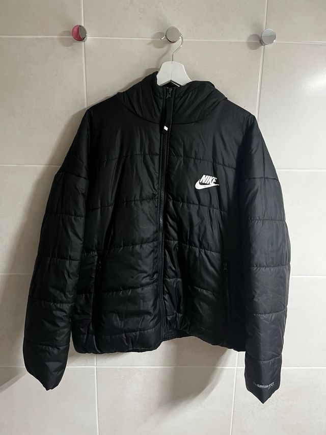 Abrigo Nike Térmico Negro