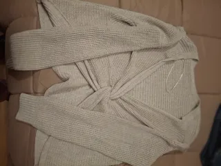 Jersey beige tejido con nudo frontal