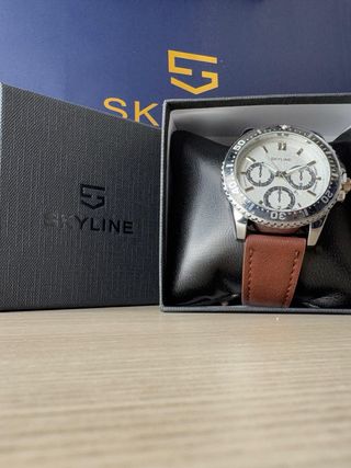 Reloj Skyline Marrón y Plateado