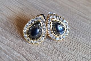 Pendientes lágrima pedrería dorados