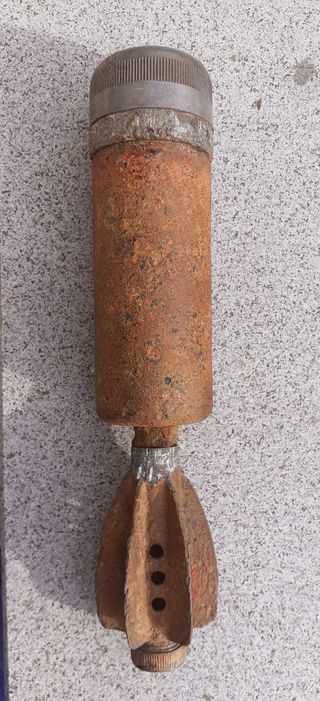 Mortaio inglese 2 pollici WW2 da scavo inerte