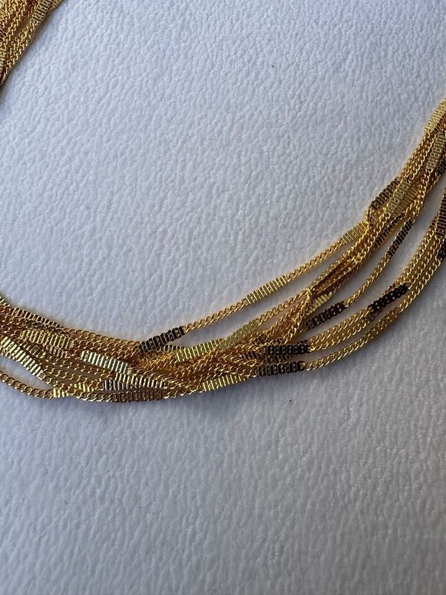 Collar dorado multicadena