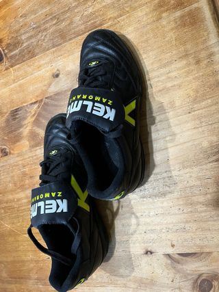 Scarpini Calcio Kelme Zamora Nero Giallo