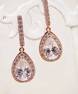 Pendientes lágrima de circonitas oro rosa o plata