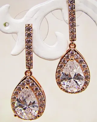 Pendientes lágrima de circonitas oro rosa o plata