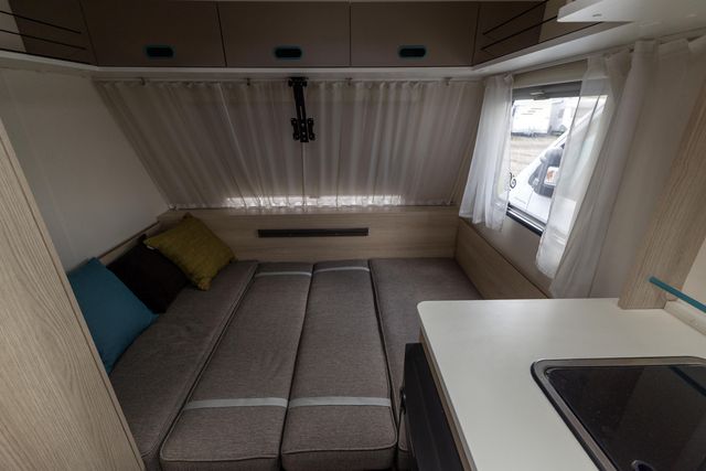 Caravana Adria Aviva 370 DD