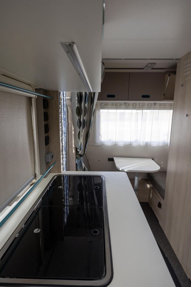 Caravana Adria Aviva 370 DD